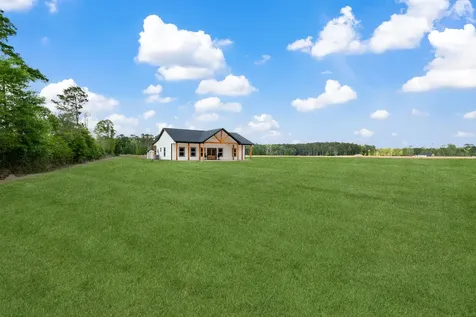 1523 County Road 2184 Cleveland TX 77328