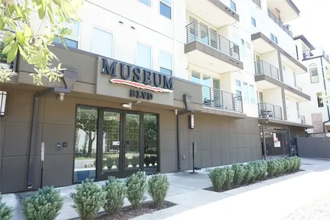 4819 Caroline Street 111 Houston TX 77004
