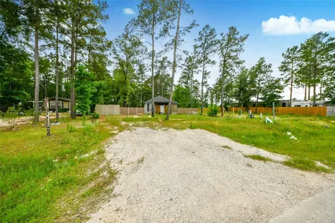 212 Road 5262a Cleveland TX 77327