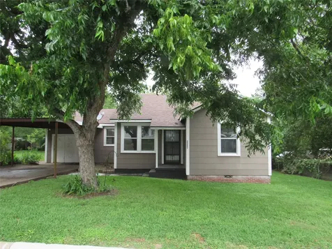 1905 S Park Street Brenham TX 77833