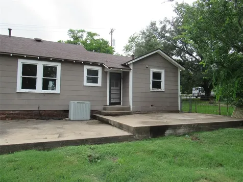 1905 S Park Street Brenham TX 77833