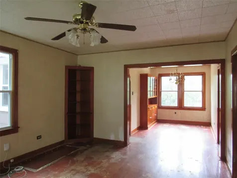 1905 S Park Street Brenham TX 77833