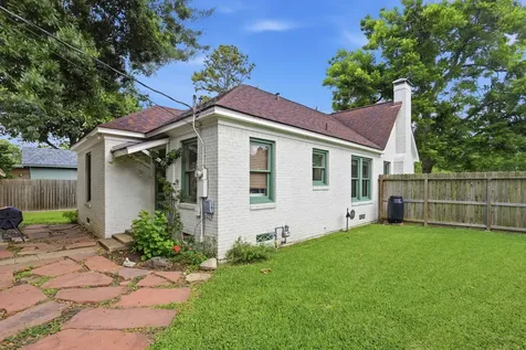1302 Austin Street Richmond TX 77469
