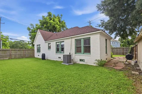 1302 Austin Street Richmond TX 77469