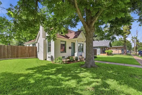 1302 Austin Street Richmond TX 77469