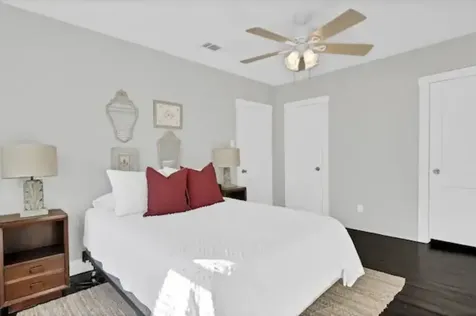 1135 Woodland Street B Houston TX 77009