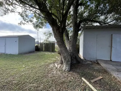 2310 Heather Street Highlands TX 77562