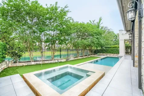 27 Johnathan Landing Court Court Spring TX 77389