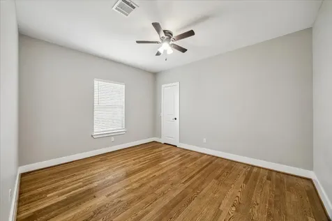 2219 Mckee Street Houston TX 77009
