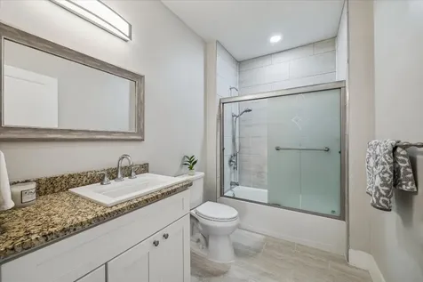 2219 Mckee Street Houston TX 77009