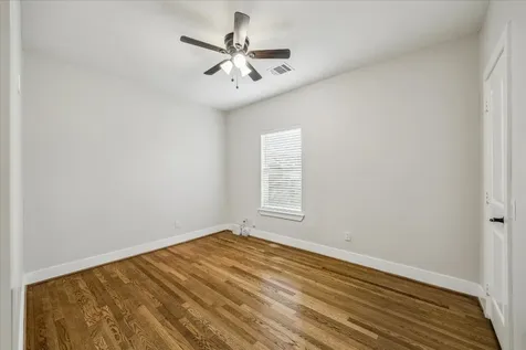 2219 Mckee Street Houston TX 77009