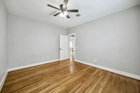 2219 Mckee Street Houston TX 77009