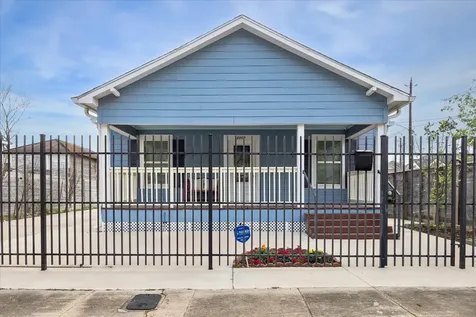 2219 Mckee Street Houston TX 77009