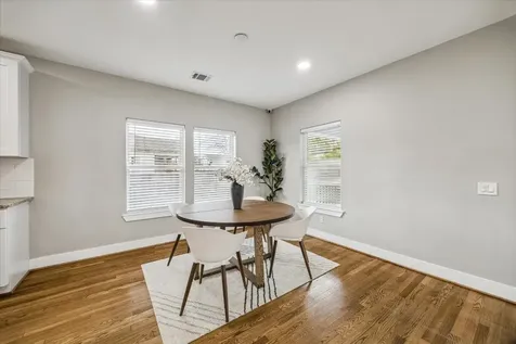 2219 Mckee Street Houston TX 77009