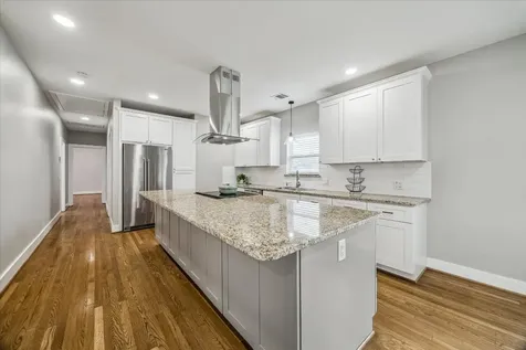 2219 Mckee Street Houston TX 77009