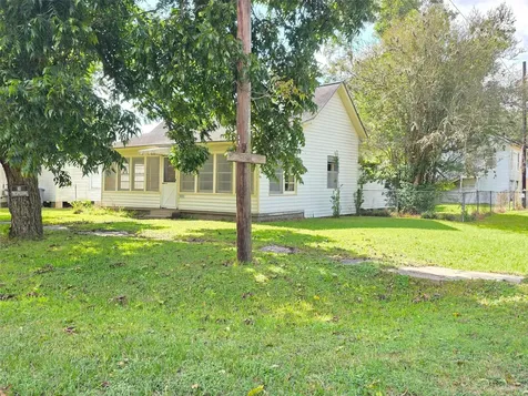 2500 Avenue H Bay City TX 77414