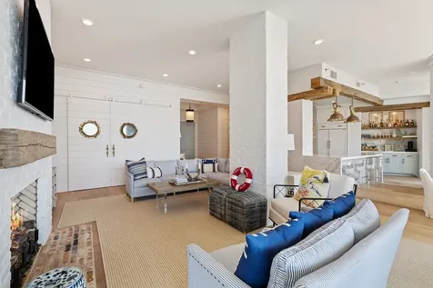 801 E Beach Drive Tw2606 Galveston TX 77550
