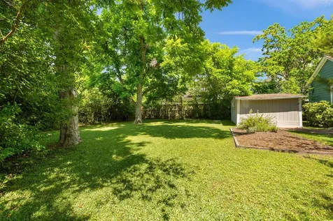 232 W 33rd Street Houston TX 77018