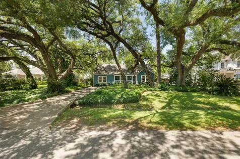 232 W 33rd Street Houston TX 77018