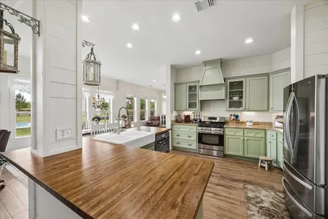 2135 Blue Jay Way Pattison TX 77423
