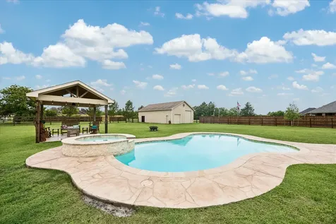 2135 Blue Jay Way Pattison TX 77423