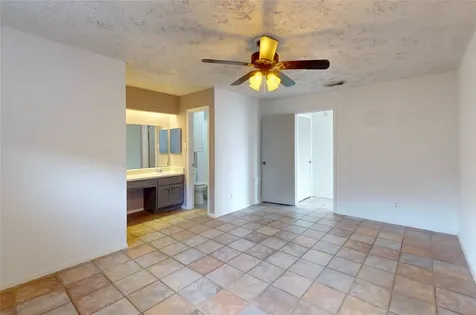 2711 Heritage Colony Drive Webster TX 77598
