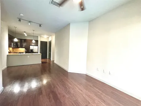 2525 Mccue St Road 313 Houston TX 77056