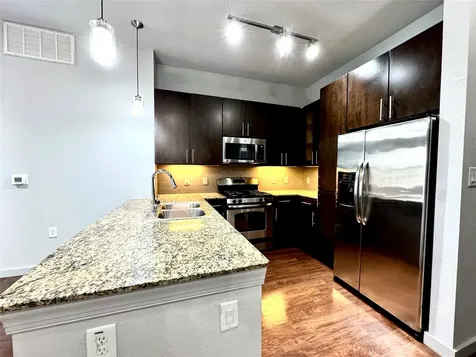 2525 Mccue St Road 313 Houston TX 77056