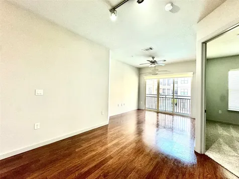 2525 Mccue St Road 313 Houston TX 77056