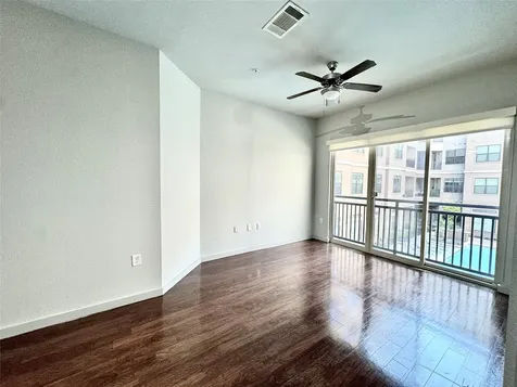 2525 Mccue St Road 313 Houston TX 77056