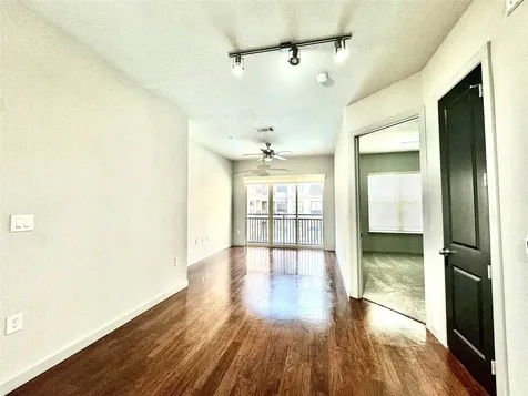 2525 Mccue St Road 313 Houston TX 77056