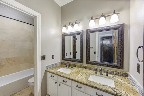 11826 Canyon Mills Drive Houston TX 77095