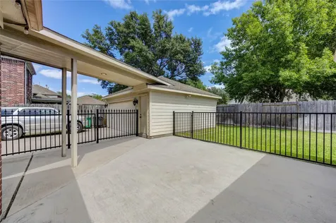 11826 Canyon Mills Drive Houston TX 77095