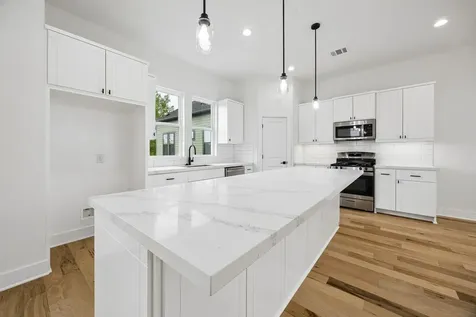 424 Sikes Street C Houston TX 77018