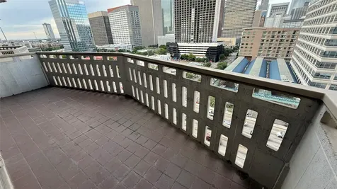 2016 Main Street 1113 Houston TX 77002
