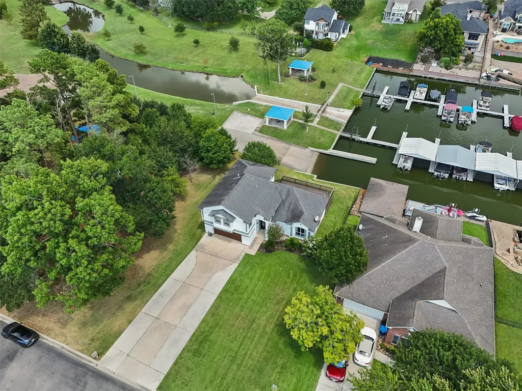 12556 Marina Loop Willis TX 77318