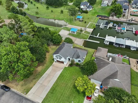 12556 Marina Loop Willis TX 77318