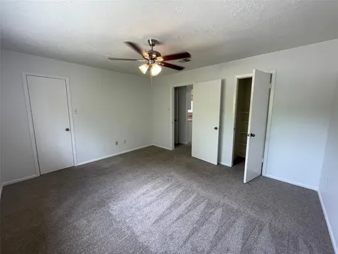 2 A Thunderbird Panorama Village TX 77304
