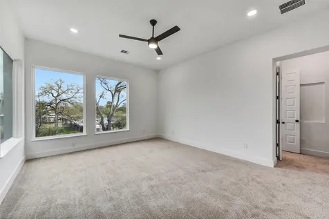 806 Fisher Street F Houston TX 77018