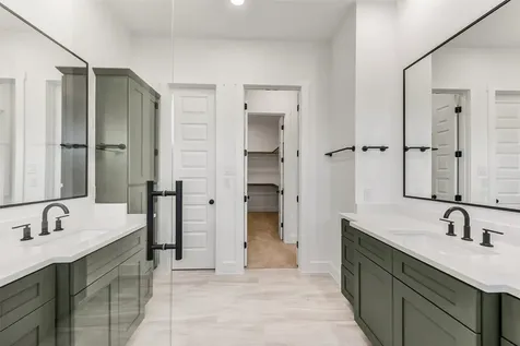 806 Fisher Street F Houston TX 77018