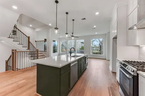 806 Fisher Street F Houston TX 77018