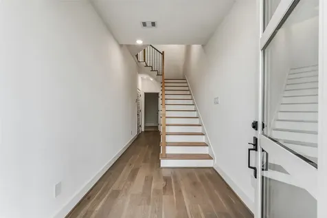 806 Fisher Street F Houston TX 77018