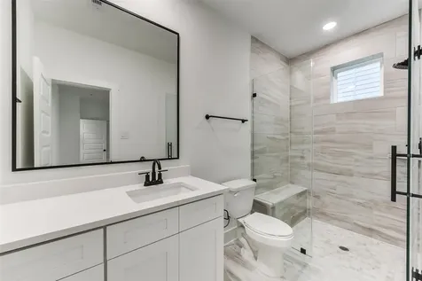 806 Fisher Street F Houston TX 77018