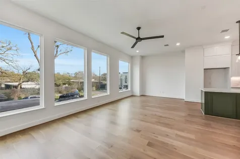 806 Fisher Street F Houston TX 77018