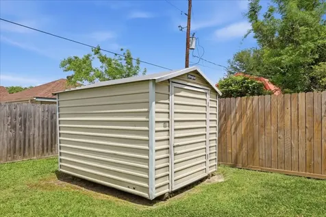 2406 Golden Oak Drive Orange TX 77632