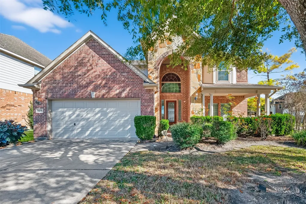 9439 Emerald Lakes Drive Rosharon TX 77583