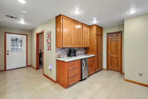 15151 Lakeview Drive Beach City TX 77523