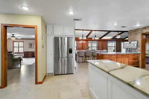 15151 Lakeview Drive Beach City TX 77523