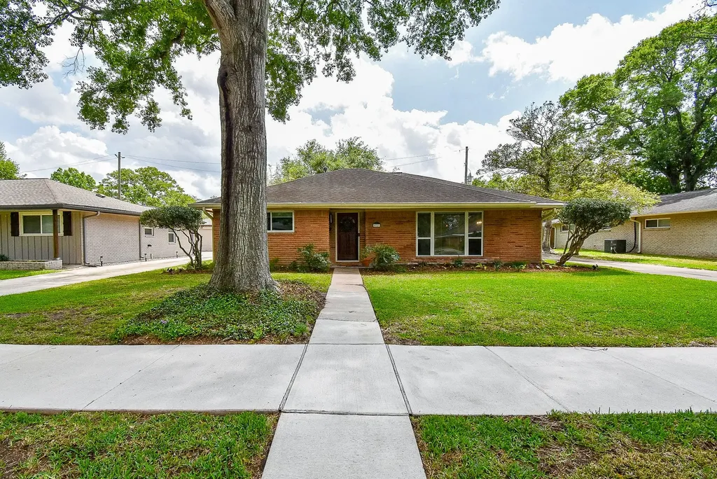 5727 Arboles Drive Houston TX 77035