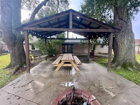 345 Rachal Avenue Bridge City TX 77611